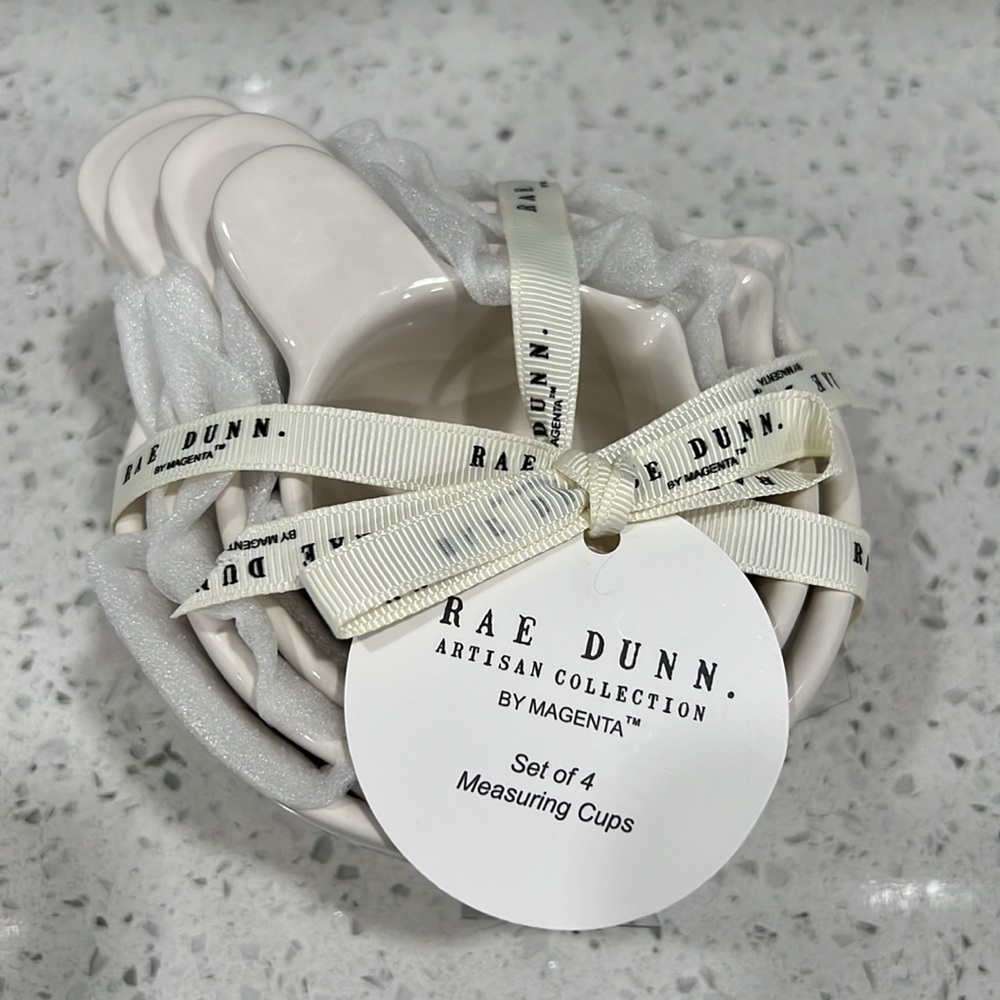 New Rae Dunn Set of 4 Measuring Cups - Picture 3 of 8